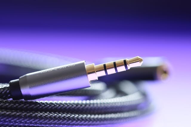 Read more about the article The Ultimate Guide to Coaxial Speaker Cables: Elevate Your Audio Experience